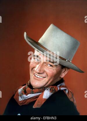 JOHN WAYNE TALL IN SELLA (1944) Foto Stock