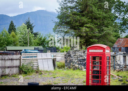 Tradizionale britannica phonebox in Scozia Foto Stock