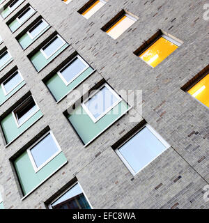 Parete di edificio di appartamenti Foto Stock