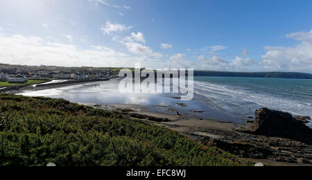 Ampia Haven (Aber Llydan in Welsh) è un villaggio e la località balneare di St sposa's Bay nel South Pembrokeshire, Galles Foto Stock