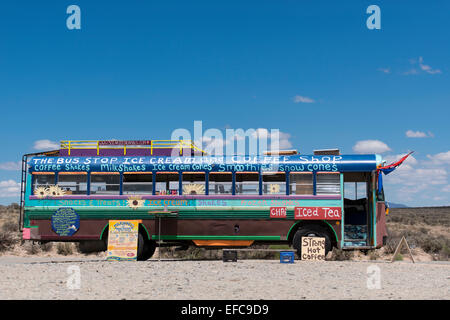 Il bus convertito in un mobile coffee shop, Nuovo Messico, STATI UNITI D'AMERICA Foto Stock