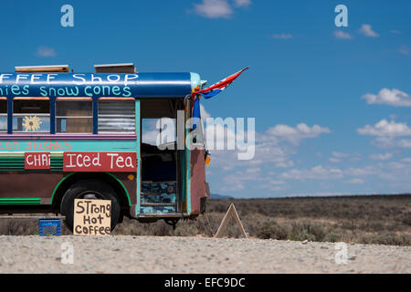 Il bus convertito in un mobile coffee shop, Nuovo Messico, STATI UNITI D'AMERICA Foto Stock