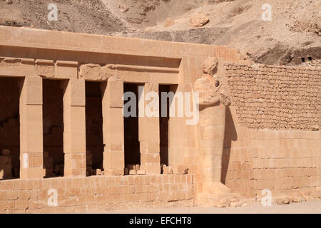 Regina Hatchepsut del Tempio / riva occidentale del Fiume Nilo / Luxor / EGITTO Foto Stock