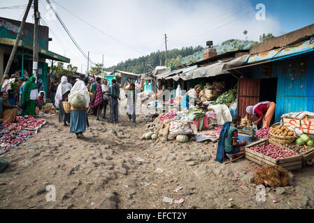 Dessie mercato vicino alla stazione degli autobus in Etiopia settentrionale, Africa Foto Stock