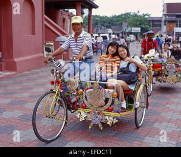 Decorate pedicab rickshaw, Malacca (Melaka) Città e centrale quartiere di Malacca, stato di Malacca, Malaysia Foto Stock