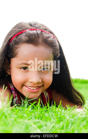 1 bambino indiano ragazza park godetevi Foto Stock