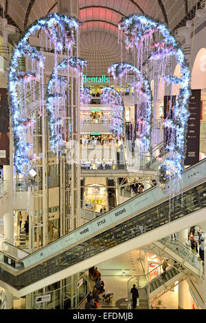 Il Centro Bentall a Christmas, Kingston upon Thames, Royal Borough of Kingston Upon Thames, Greater London, England, United Kingdom Foto Stock