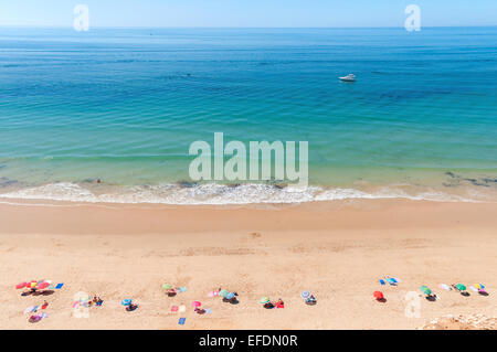 Bellissima spiaggia di Falesia in Portogallo visto dalla scogliera Foto Stock