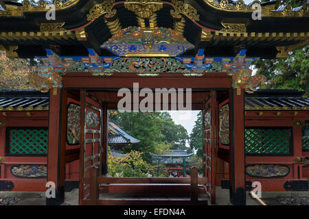 Periodo Momoyama decorazioni e vista al di fuori, Kunozan Tosho-go-sacrario scintoista, Mount Shizuhata, Shizuoka, Giappone Foto Stock