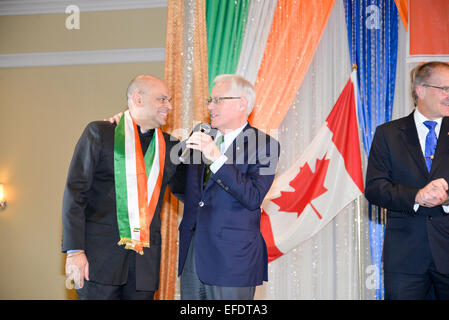 Toronto, Canada. Il 1 febbraio, 2015. BRAMPTON- il giorno della Repubblica dell' India celebrazioni portato centinaia al Pearson Convention Center a Brampton. Il giorno della Repubblica segna l'adozione di indiani la costituzione nel 1950 e la fase finale per la formazione di una repubblica indipendente dopo un fine alla dominazione britannica.Il giorno della Repubblica è effettivamente riconosciuta a gennaio 26. Quest'anno il sessantesimo occasione portato U.S. Il presidente Barack Obama per la parata annuale in India nel corso di una visita di Stato il mese scorso. Credito: Nisarg Lakhmani/Alamy Live News Foto Stock