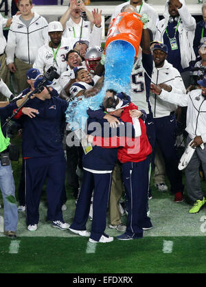 Glendale, Arizona, Stati Uniti. 01 feb 2015. Il New England Patriots celebrare alla fine della seconda metà del Super Bowl XLIX tra i Seattle Seahawks e il New England Patriots presso la University of Phoenix Stadium di Glendale, Az. Il New England Patriots battere i Seattle Seahawks 28-24. © Azione Sport Plus/Alamy Live News Foto Stock