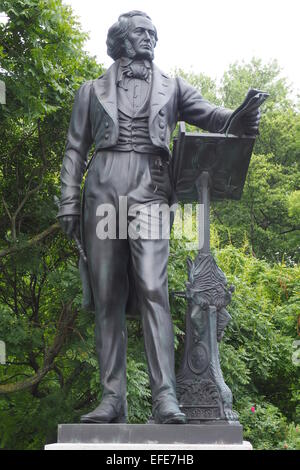 Statua di bronzo del compositore Felix Mendelssohn, a Dusseldorf. Foto Stock