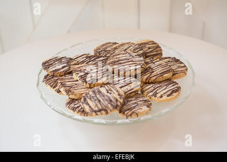 Biscotti frollini con cioccolato e basilico Foto Stock