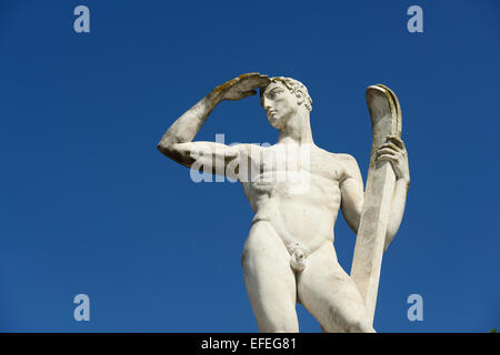 Statue di marmo raffiguranti gli atleti allo Stadio dei Marmi stadio sportivo nel Foro Italico a Roma Italia Foto Stock