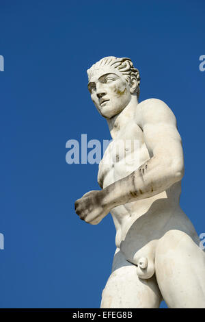 Statue di marmo raffiguranti gli atleti allo Stadio dei Marmi stadio sportivo nel Foro Italico a Roma Italia Foto Stock