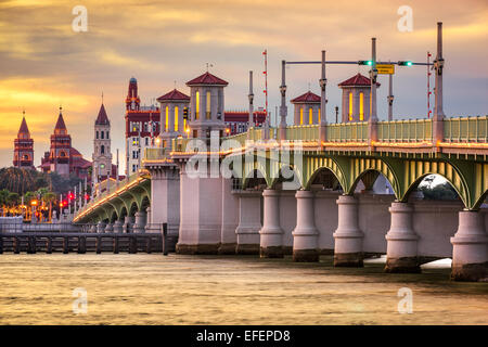 Sant'Agostino, Florida, Stati Uniti d'America skyline della città e il Ponte dei Leoni. Foto Stock