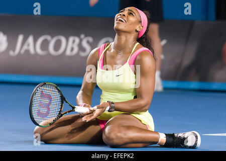 Melbourne, Australia. 31 gennaio, 2015. Primo seme Serena Williams (USA) in azione nella finale delle donne il match contro il secondo seme Maria Sharapova (RUS) il giorno tredici del 2015 Australian Open Grand Slam torneo di tennis a Melbourne Park a Melbourne, Australia. Williams ha vinto 6-3 7-6(5) © Cal Sport Media/Alamy Live News Foto Stock