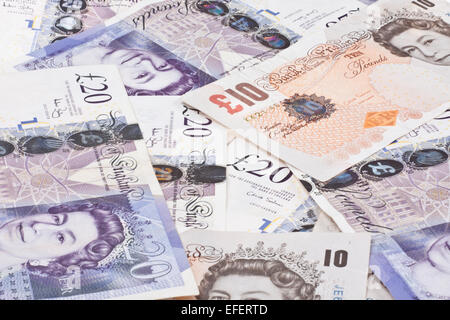 Pila di denaro sterline gbp Foto Stock