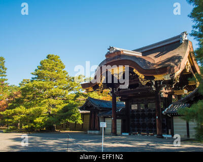 Kensu-mon gate del Palazzo Imperiale di Kyoto Foto Stock