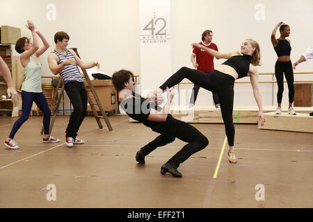 La prova di Dirty Dancing Il Tour tenutosi a New 42nd Street Studios. Dotato di: Samuel Pergande,Jenny Winton dove: New York New York, Stati Uniti quando: 31 Lug 2014 Foto Stock