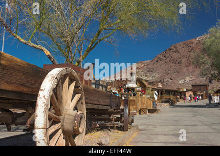 Carro STRADA PRINCIPALE REPLICA CALICO GHOST città mineraria YERMO SAN BERNARDINO COUNTY CALIFORNIA USA Foto Stock