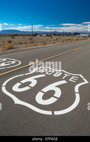 ROUTE 66 scudi sentieri nazionali autostrada AMBOY CALIFORNIA USA Foto Stock