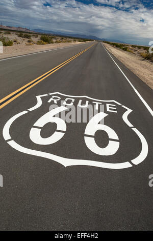 ROUTE 66 scudi sentieri nazionali autostrada AMBOY CALIFORNIA USA Foto Stock