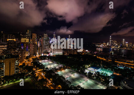 Paesaggio urbano di notte sul Victoria Park la Causeway Bay di Hong Kong Foto Stock