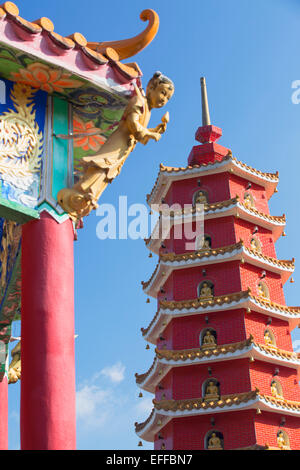 Pagoda presso il Monastero dei Diecimila Buddha, Shatin, Nuovi Territori di Hong Kong Foto Stock