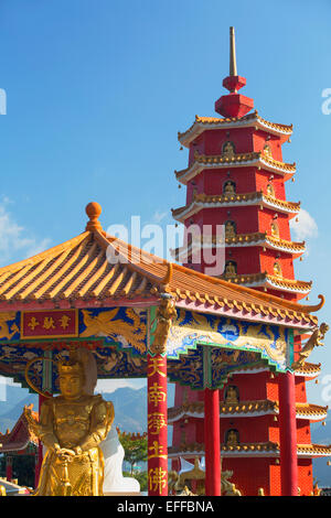 Pagoda presso il Monastero dei Diecimila Buddha, Shatin, Nuovi Territori di Hong Kong Foto Stock