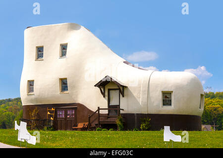 Haines scarpa casa in Hellam Pennsylvania. Attrazione stradale novità edificio modellato dopo un avvio di lavoro. Foto Stock