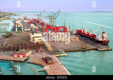 Vista aerea di Lisbona porto industriale. Portogallo Foto Stock