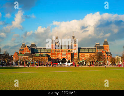 Il Rijksmuseum Amsterdam museum area con le parole IAMSTERDAM. Paesi Bassi Foto Stock