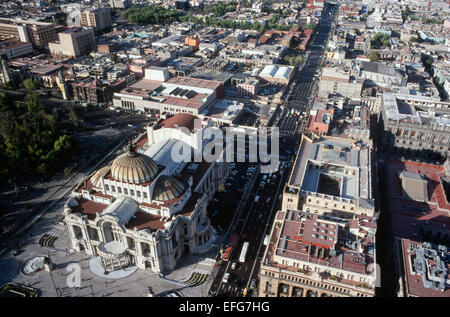 Palazzo delle Belle Arti visto dal Latin American Tower. Foto Stock