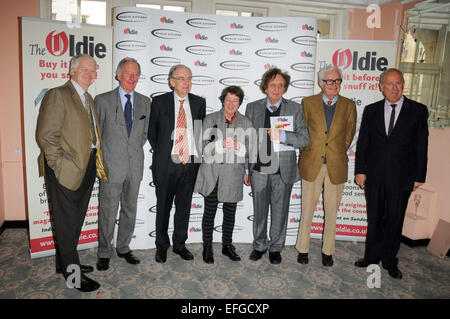 Londra, UK, 03 febbraio 2015 vincitori frequentare Oldie del premio di anno il pranzo presso Simpson-nel-Strand Credito: JOHNNY ARMSTEAD/Alamy Live News Foto Stock