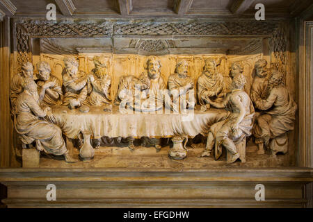 Legno intagliato pala da Eglise Saint Merri, Pierre Berton 1542, l'Ultima Cena, in mostra presso il Museo Carnavalet, le Marais, Foto Stock