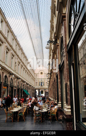 Il Belgio, Bruxelles, Galleria St. Hubert, Ristorante Foto Stock