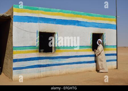 Coloratissima casa Nubiano, Bayuda Desert, stato settentrionale, la Nubia, Sudan Foto Stock