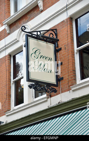 Il Green Man Pub in Riding House Street, Fitzrovia, Londra, Regno Unito. Foto Stock