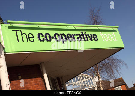 Il Co-Co-Operative negozio di alimentari supermercato ingresso logo in Inghilterra, Regno Unito Foto Stock