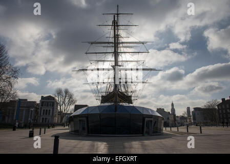 Vista frontale del tè famoso clipper il Cutty Sark a Greenwich, Londra, Regno Unito. Febbraio 2015 Foto Stock