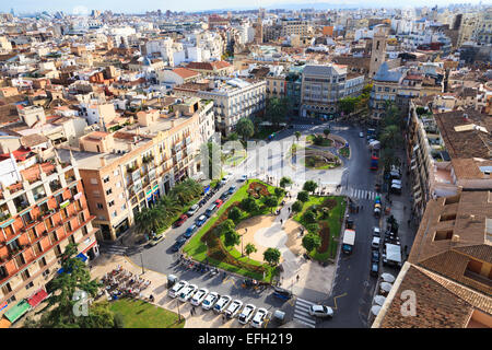 Guardando verso il basso sulla Plaza de la Reina a Valencia Spagna Foto Stock