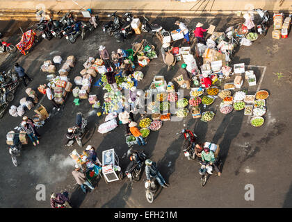 Asia mercato - Da Lat, Vietnam. Vista da sopra. Foto Stock