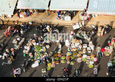 Asia mercato - Da Lat, Vietnam. Vista da sopra. Foto Stock