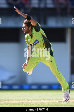 Napier, Nuova Zelanda. 03Feb, 2015. Shahid Afridi bowling. ANZ una giornata internazionale della serie di Cricket. 2 Confronto tra la Nuova Zelanda i cappucci neri e il Pakistan a McLean Park di Napier, Nuova Zelanda. © Azione Sport Plus/Alamy Live News Foto Stock