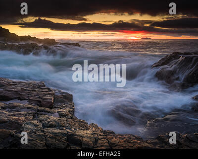 Sunrise lungo la costa rocciosa del Parco Nazionale di Acadia, Maine, Stati Uniti d'America Foto Stock