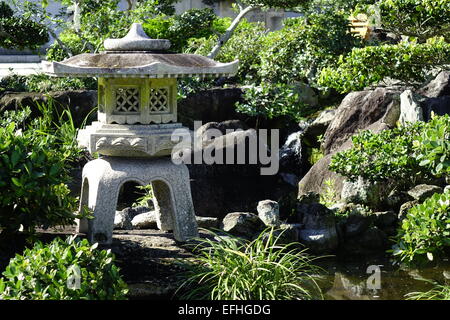 Lanterna giapponese, Morikami Giardini Giapponesi, Delray Beach, Palm Beach County, Florida Foto Stock