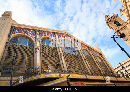 L'entrata nord e la facciata a Valencia il Mercato Centrale Foto Stock