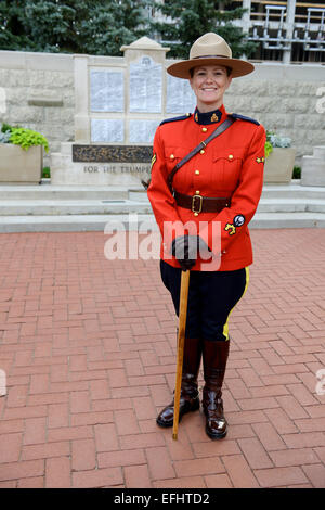 Mountie femmina presso il Royal Canadian polizia montata Depot, RCMP training academy di Regina, Saskatchewan, Canada Foto Stock