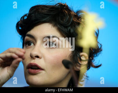 (150205)-- Berlino, Febbraio 5, 2015(Xinhua)-- attrice francese Audrey Tautou, un membro della giuria, partecipa a una conferenza stampa presso il sessantacinquesimo Berlinale Festival Internazionale del Cinema di Berlino, Germania, il 5 febbraio, 2015. (Xinhua/Zhang Fan)(azp) Foto Stock